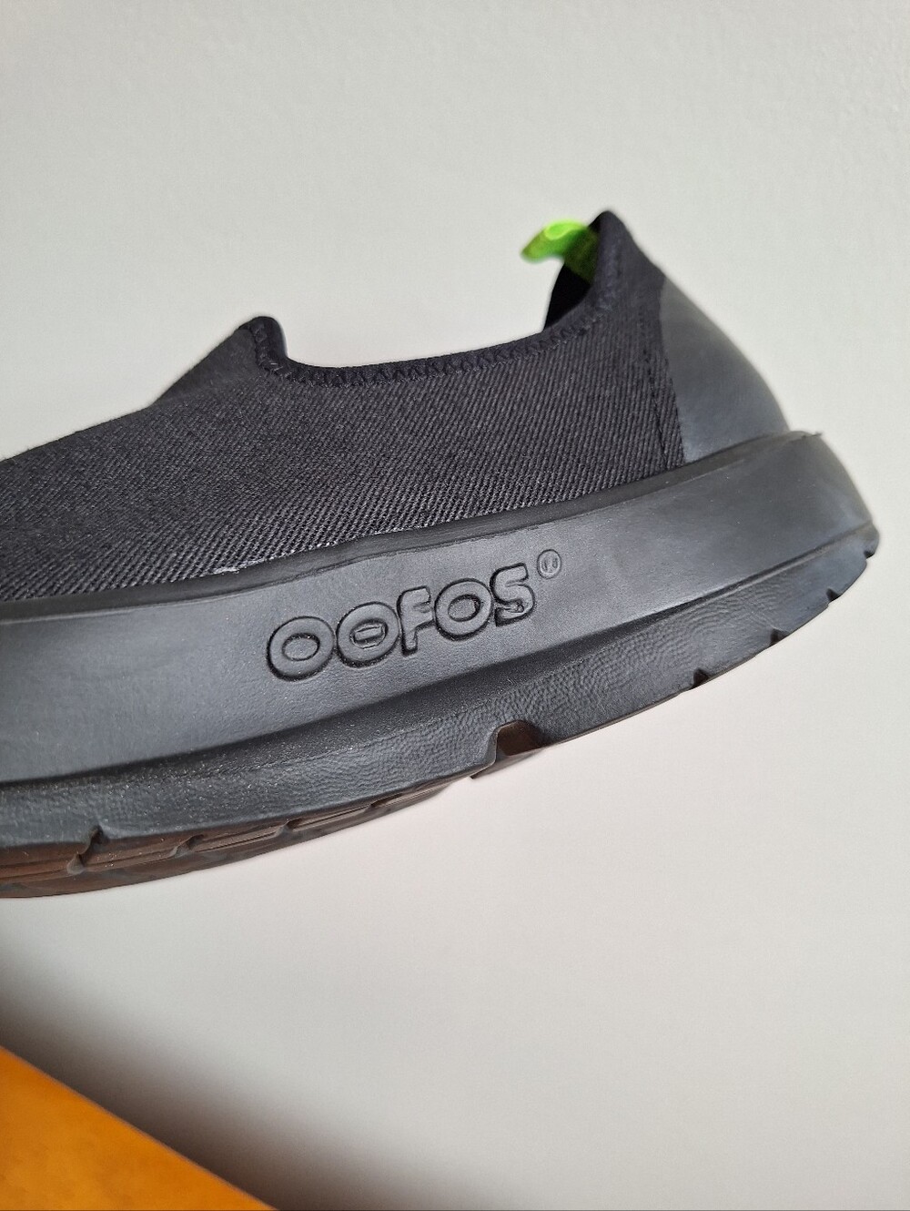 OOFOS OOmg eeZee Low Recovery Shoe - Women’s Size 9W - Picture 9 of 12